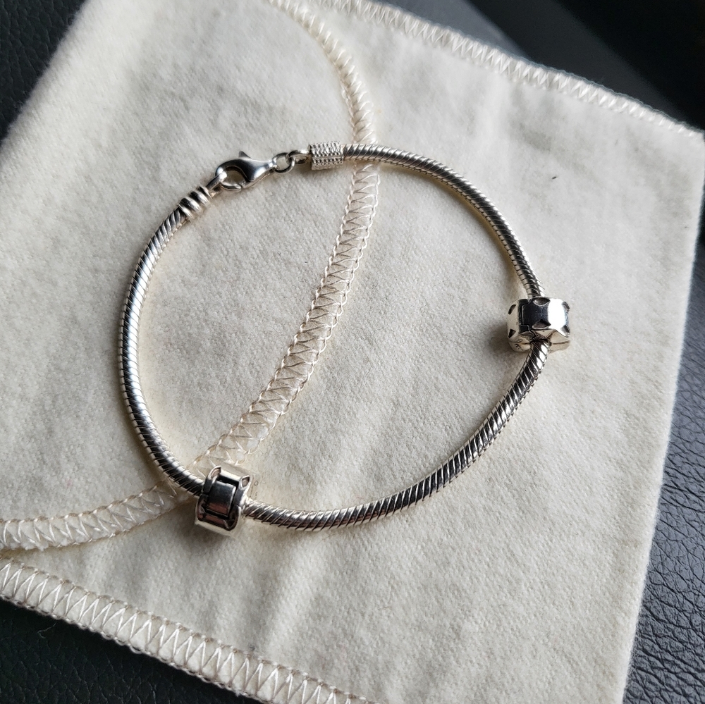 Chamilia Sterling Silver Smooth Chain Bracelet & stoppers✨️ Length 8"